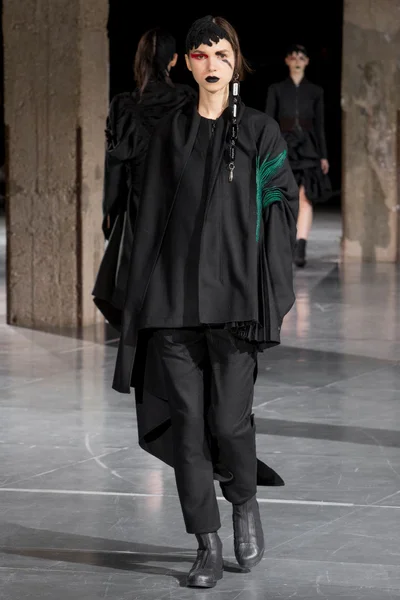 Look 9